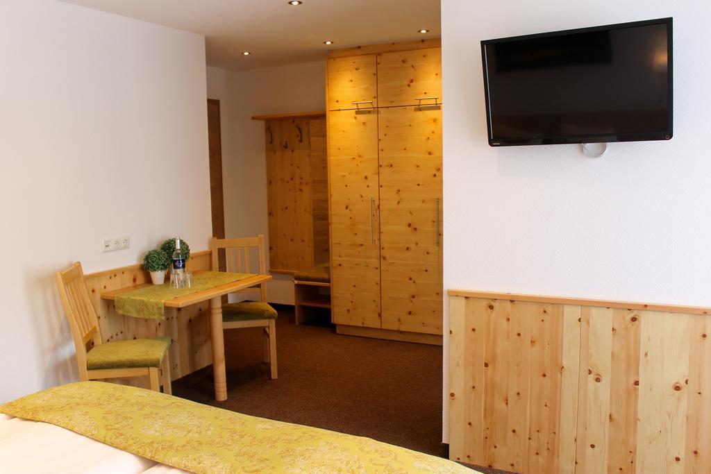 OLYMPIA Privathotel Garni St. Jakob in Defereggen Zimmer foto